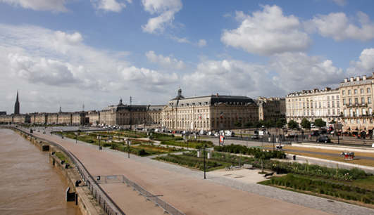 bordeaux-quai-place-balade plan de bordeaux vieux quartier