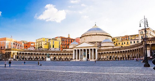visiter-place-Plebiscito-naples visiter-place-Plebiscito-naples