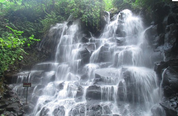 cascade-Kanto-Lampo-gianyar-bali