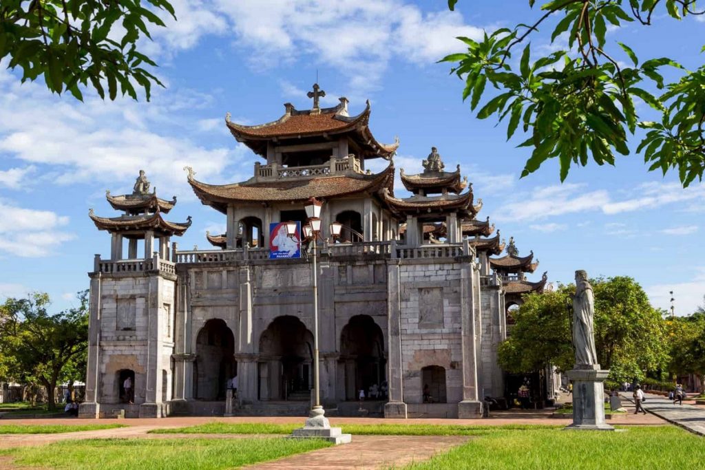 cathedrale-Phat-Diem-region-ninh-binh