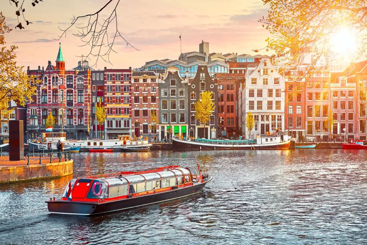 Amsterdam-visite-guidee-francophone-bateau