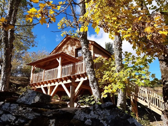 Cabane dans les bois
