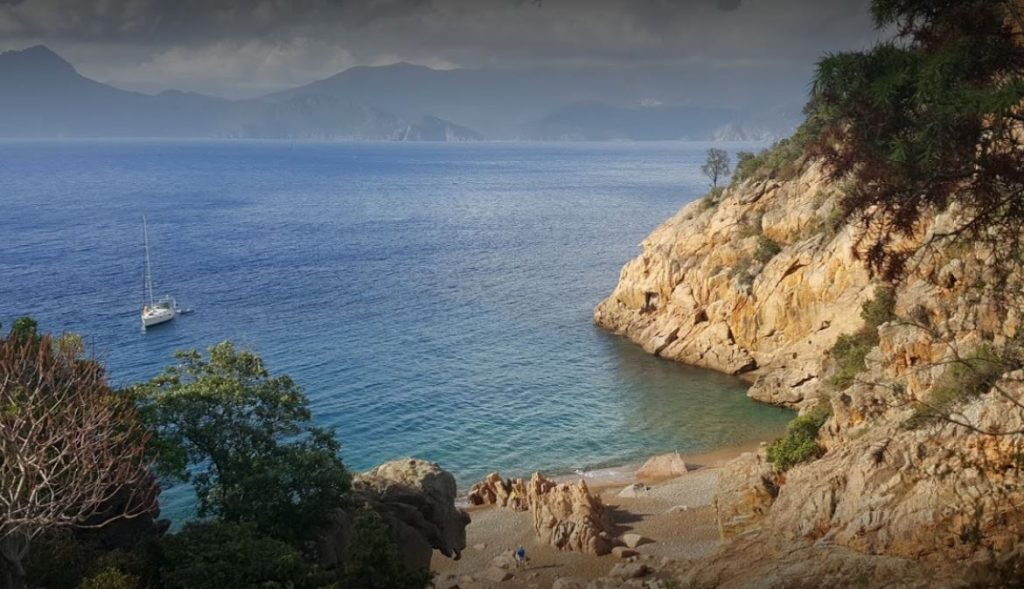 plage-Ficaghjola-calanques-piana