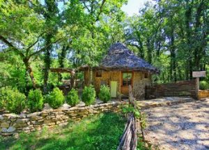 Cabanes en Dordogne – Le Périgord