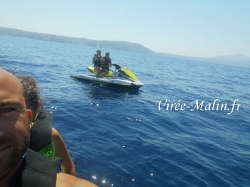 Où faire du Jet ski à Santorin