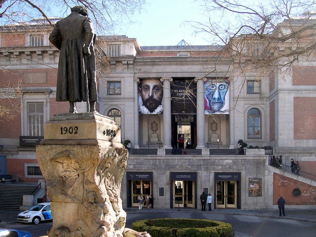 Statue de Goya devant le Musée du Prado de Madrid