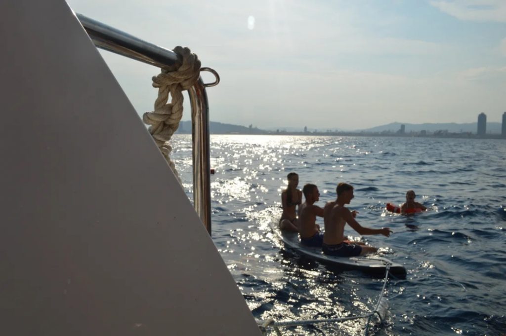activite-bateau-barcelone-paddle