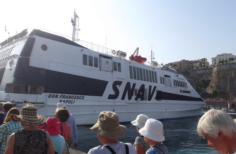ferry-snav-naples-capri