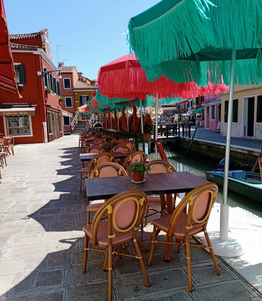 voir-ile-burano-depuis-venise-avec-guide