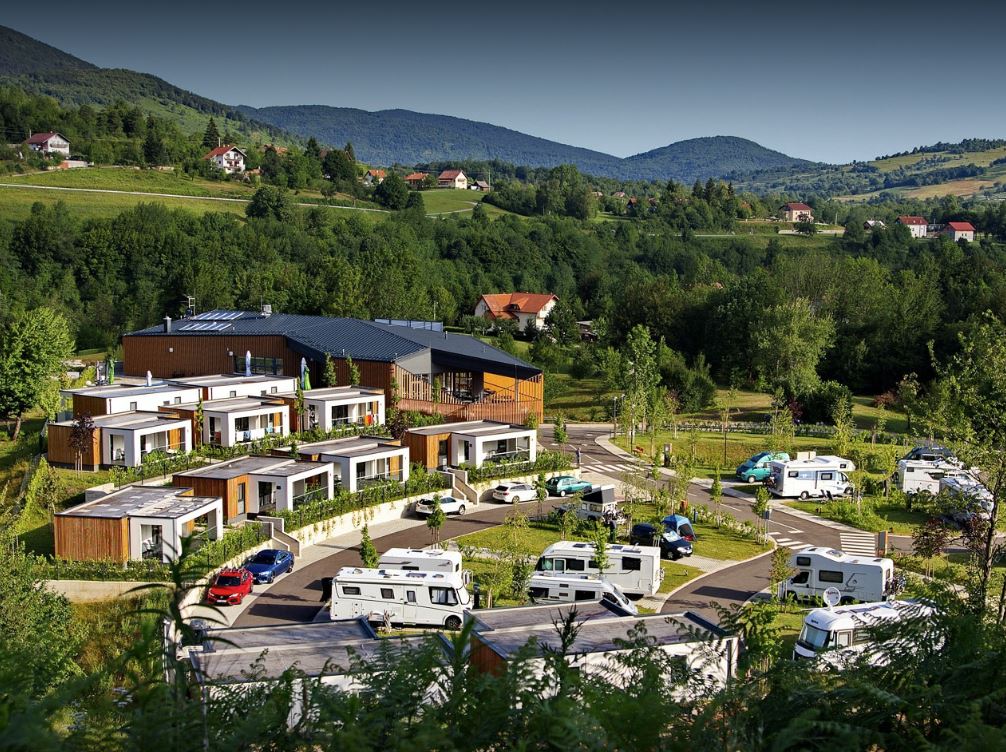 camping-car-lac-plitivce-parking