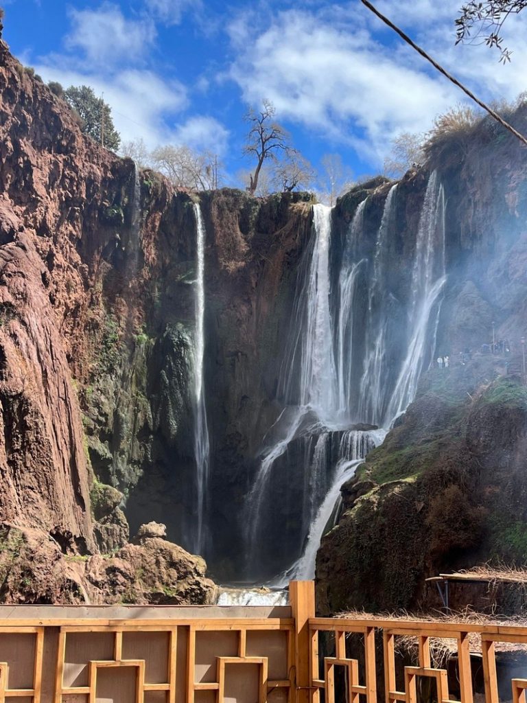 excursion-cascade-ouzoud-guide-francophone-avec-transfert-depuis-marrakech