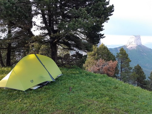 Matériel bivouac et équipement de bivouac