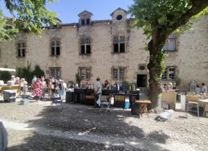 Que visiter à Saint Antoine l’Abbaye et où dormir à Saint Antoine l’Abbaye