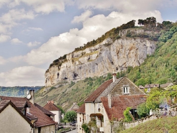 Que visiter à Baume-les-Messieurs ? Où dormir à Baume Les Messieurs ?