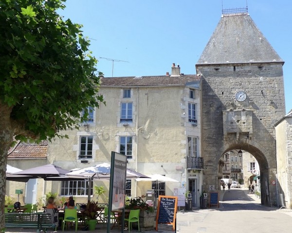 Que visiter à Noyers-sur-Serein ?