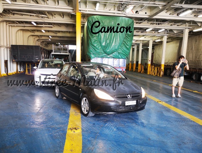 Campingcar-Ferry-ile-Cyclades