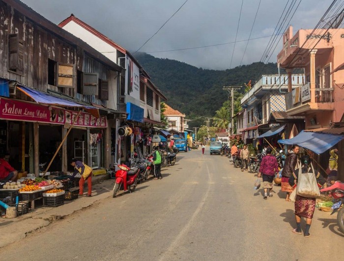 Visiter Muang Khua et où dormir à Muang Khua