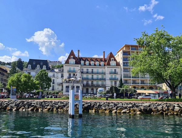 Visiter Évian-les-Bains et Où dormir à Évian-les-Bains
